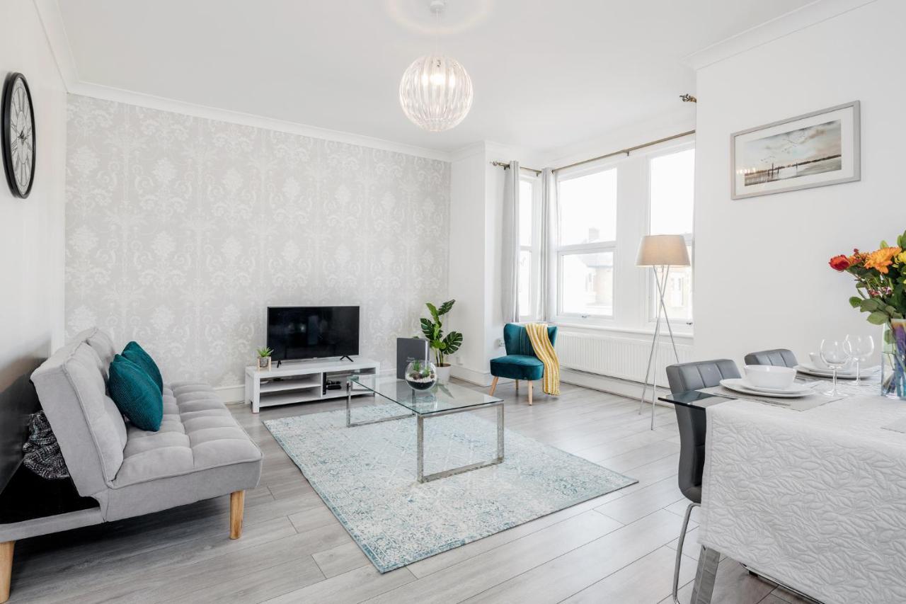 Business & Leisure 2 Bedroom & Parking By Damask Homes Ilford Esterno foto