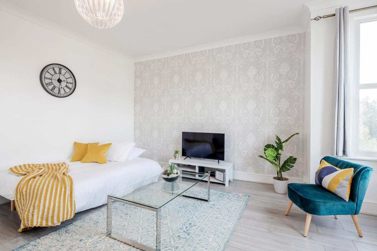 Business & Leisure 2 Bedroom & Parking By Damask Homes Ilford Esterno foto