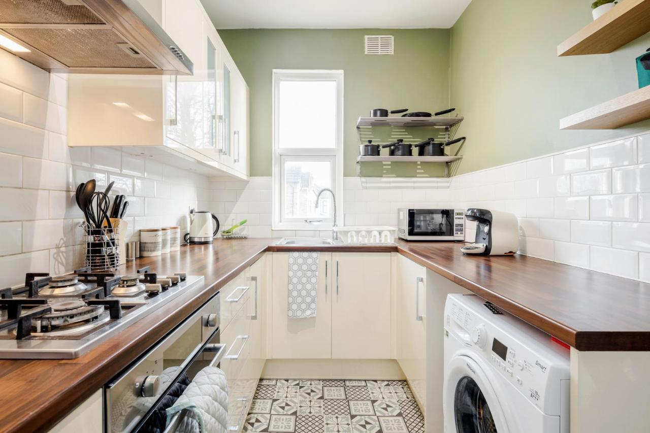 Business & Leisure 2 Bedroom & Parking By Damask Homes Ilford Esterno foto