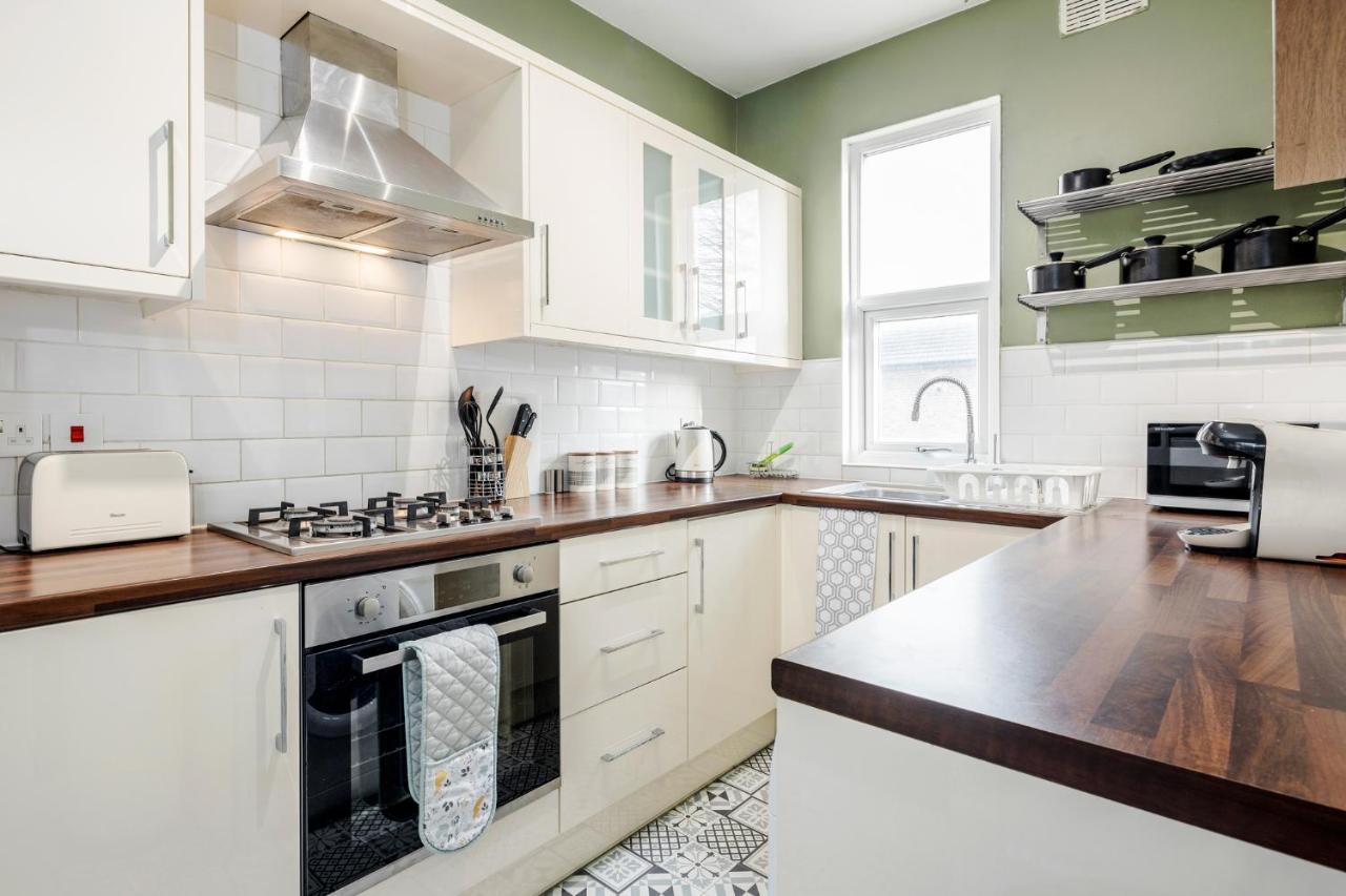 Business & Leisure 2 Bedroom & Parking By Damask Homes Ilford Esterno foto